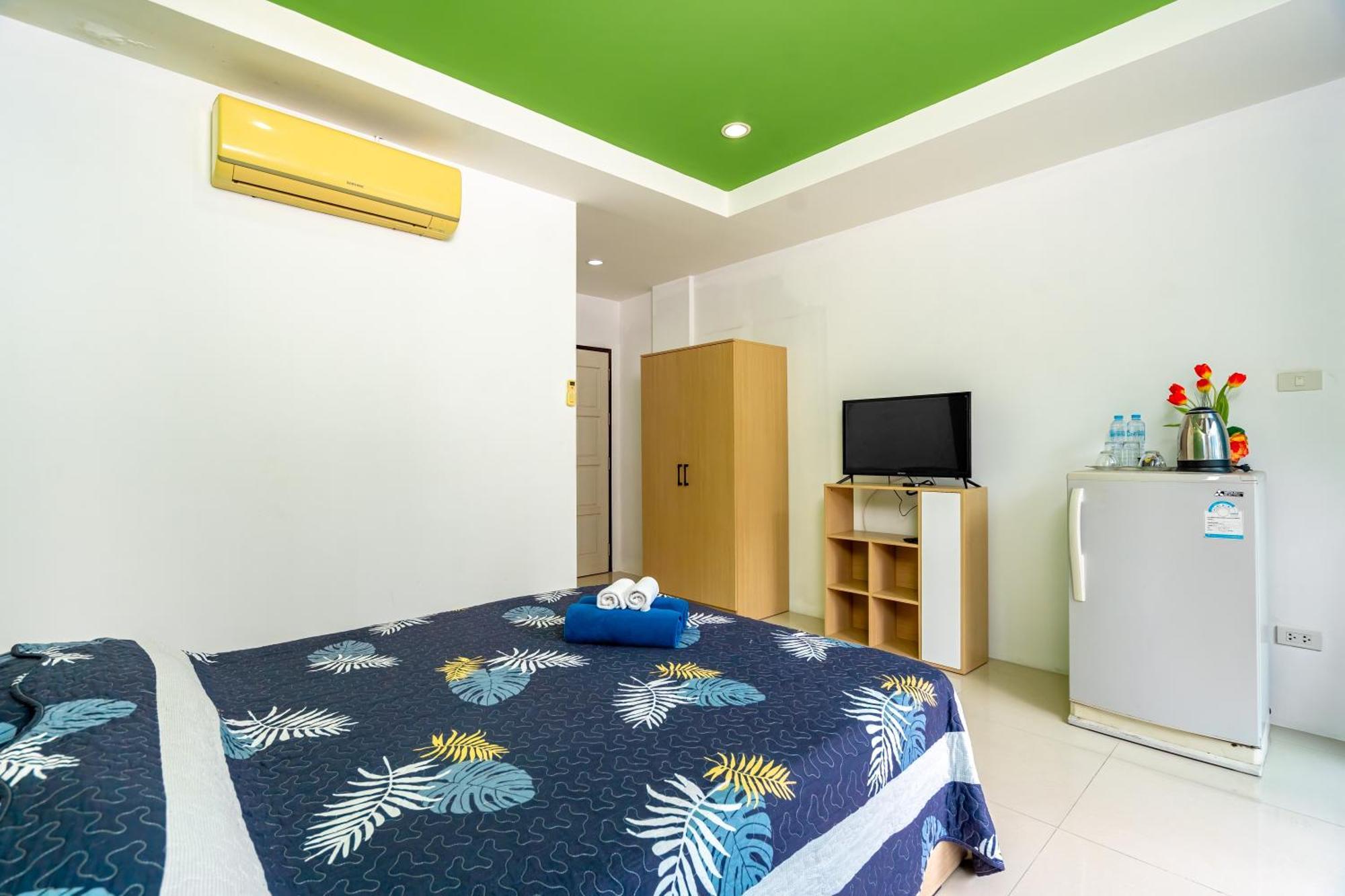 Nice To Meat You Rooms Patong Exterior photo